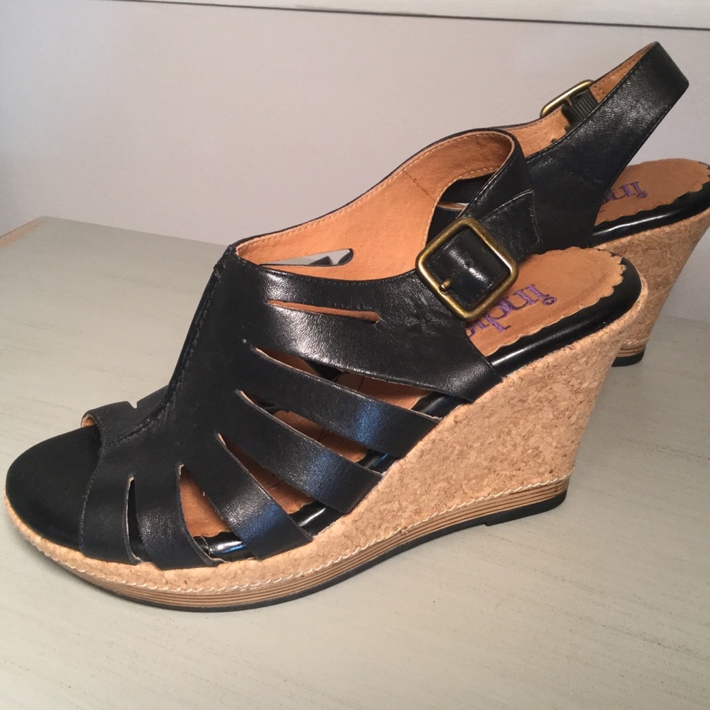 DONATED~Clarks Wedge Sandal~Like New~